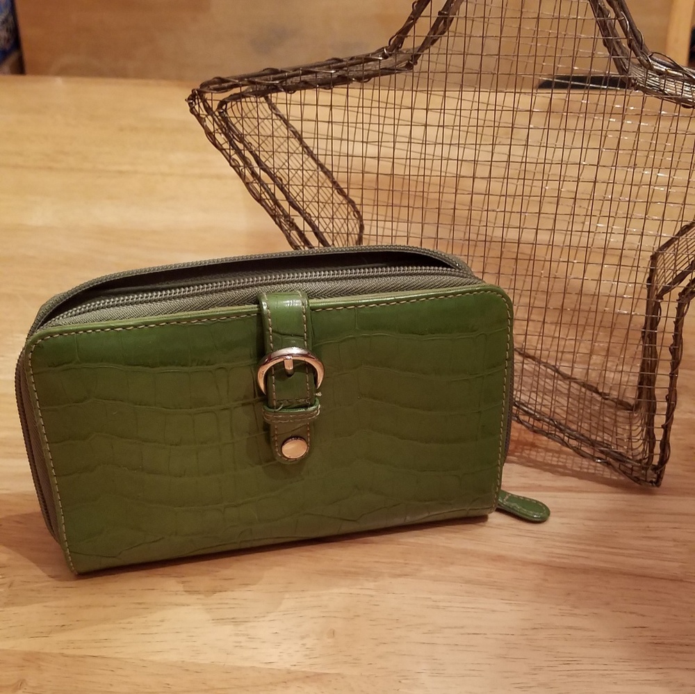 Daring Green Spacious Wallet